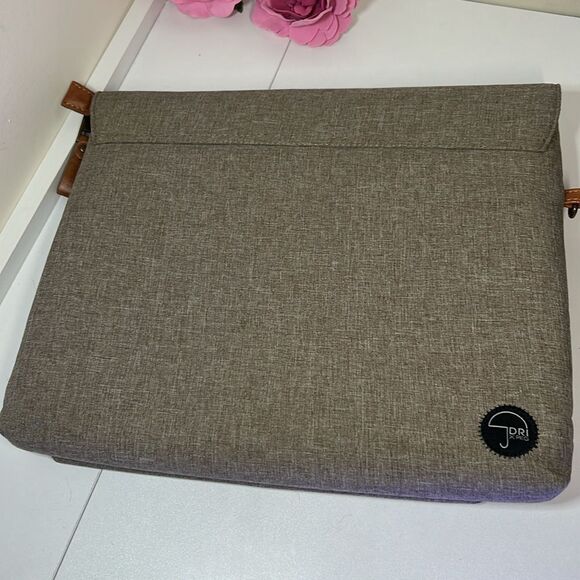 PKG Tablet Case Laptop Bag New w/o Tags Gray with Tobacco Faux Leather Trim - Picture 10 of 10